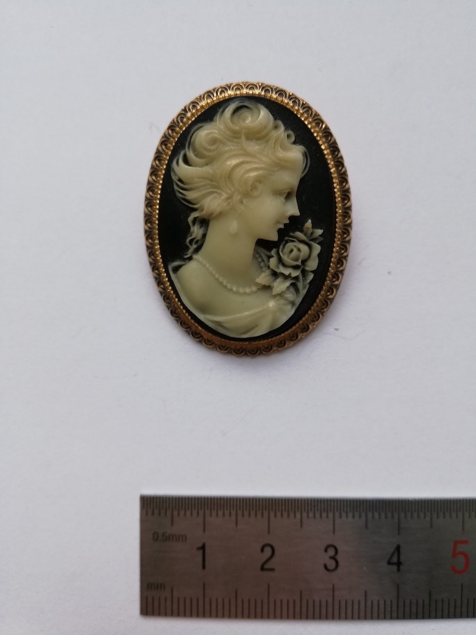 顔だちが美しいアンティークカメオ il_fullxfull.4887989598_13jf.jpg