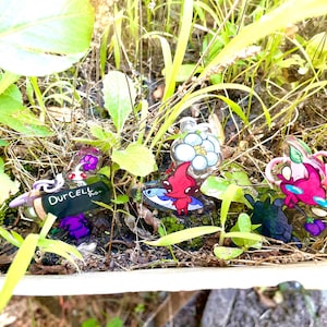 cute dangling Pikmin charms 2-inch epoxy acrylic keychain for bags and backpacks