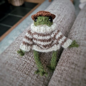 Boater Hat for Mini Frog