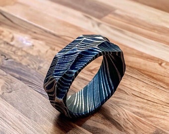 Damascus Steel Whiskey Barrel Ring, Man Wood Wedding Ring / Man Promise Ring Damascus Steel Ring Man Ring Engagement Ring Man Wedding Band