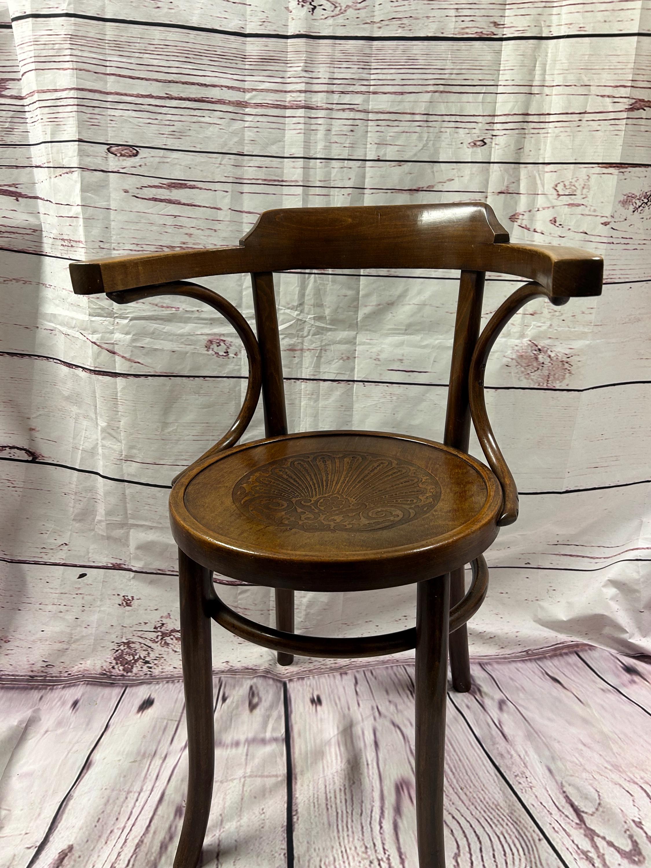 Mundus and J&J Kohn Ltd チェア アンティーク家具