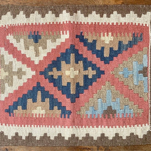 Persian kilim rug in pure wool (100% vegetable dyes), hand-woven (66x45cm)