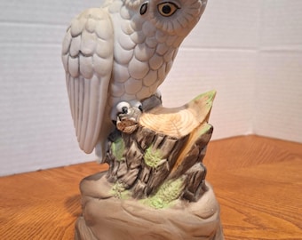 Vintage Ceramic White Owl on Tree Stump figurine music box, made in Japan