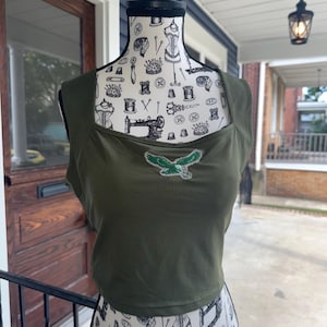 women’s eagles tank top medium