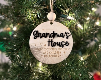 Personalized Grandma Ornament - Custom Christmas Decoration for Grandmother - Unique Gift for Granny - Family Keepsake and Holiday Decor