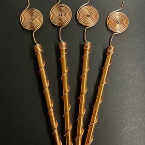 Antenas de electrocultivo de cobre Tesla 369 (paquete de 4): potenciadores de energía del suelo para plantas de interior y exterior / Herramientas de jardinería en espiral de cobre puro
