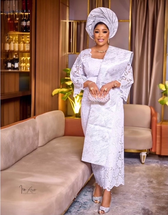 White Iro and fitted buba , White lace wrapper and blouse , African women clothing, women fashion dresses , African women wear, women lace White Iro and fitted buba , White lace wrapper and blouse , African women clothing, women fashion dresses , African women wear, women lace