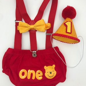 Winnie the Pooh Smash Cake Outfit, baby boy smash cake Winnie pooh,Boy Birthday Pooh ,One pooh Diaper Cover, Suspenders, bowtie Party Hat