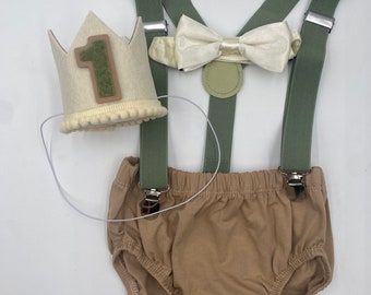 Birthday boy first year baby boy Smash Cake Outfit smash the cake, green suspenders, beige  bowtie, tan diaper cover & crown