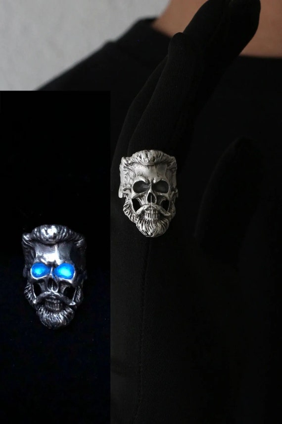 Glowing Silver Bearded Skull Ring  for Men with Punk Inspirations, Dark and Edgy Men&#39;s Gift For Him, Gothic Halloween Jewelry, Accessory
