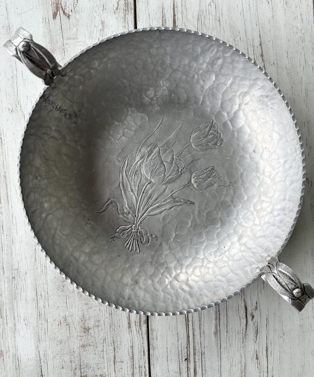 Vintage Rodney Kent Hand Wrought Aluminum Serving Tray – Hammered Tulip ...