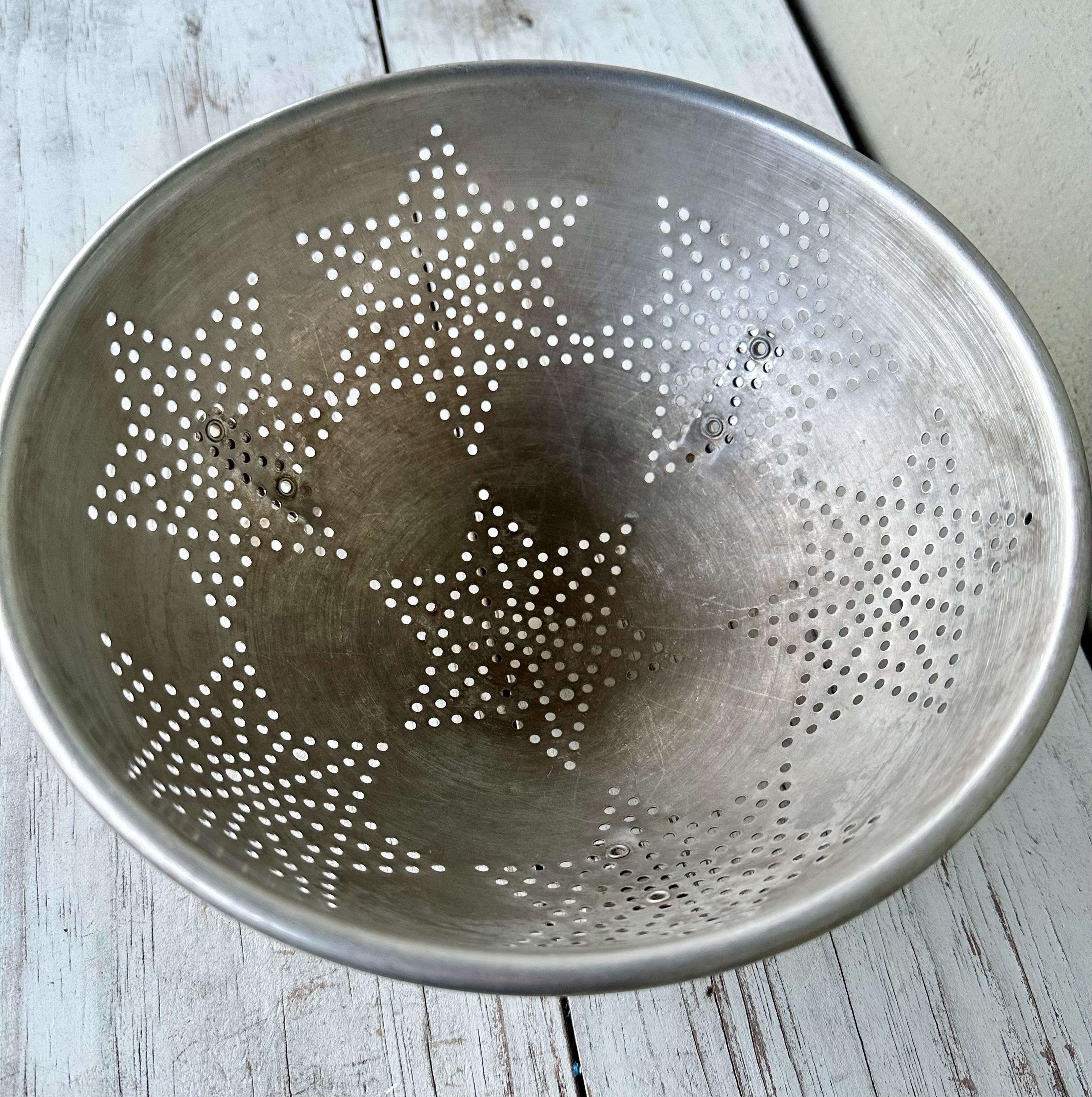 Vintage 1950s Aluminum Star Colander – Farmhouse Kitchen Decor - Etsy