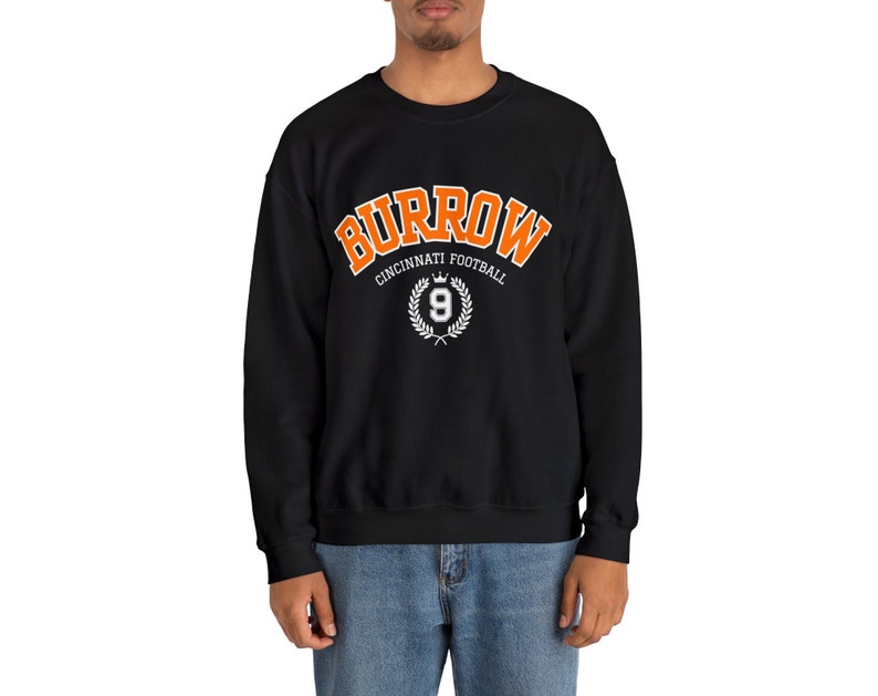 Joe Burrow Unisex Football Crewneck, Joe Burrow Sweatshirt, Cincinnati Bengals Gear, Bengals Bluza, Joe Burrow Shirt, Bengals Shirt zdjęcie 3