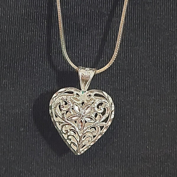 Vintage Floral Filigree Heart Pendant and Silver Necklace 925 Sterling Silver Italy FAS