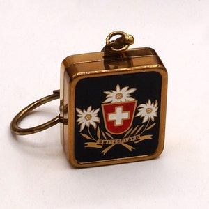 Rare Vintage Sankyo Switzerland Music Box Keychain Floral Design Works