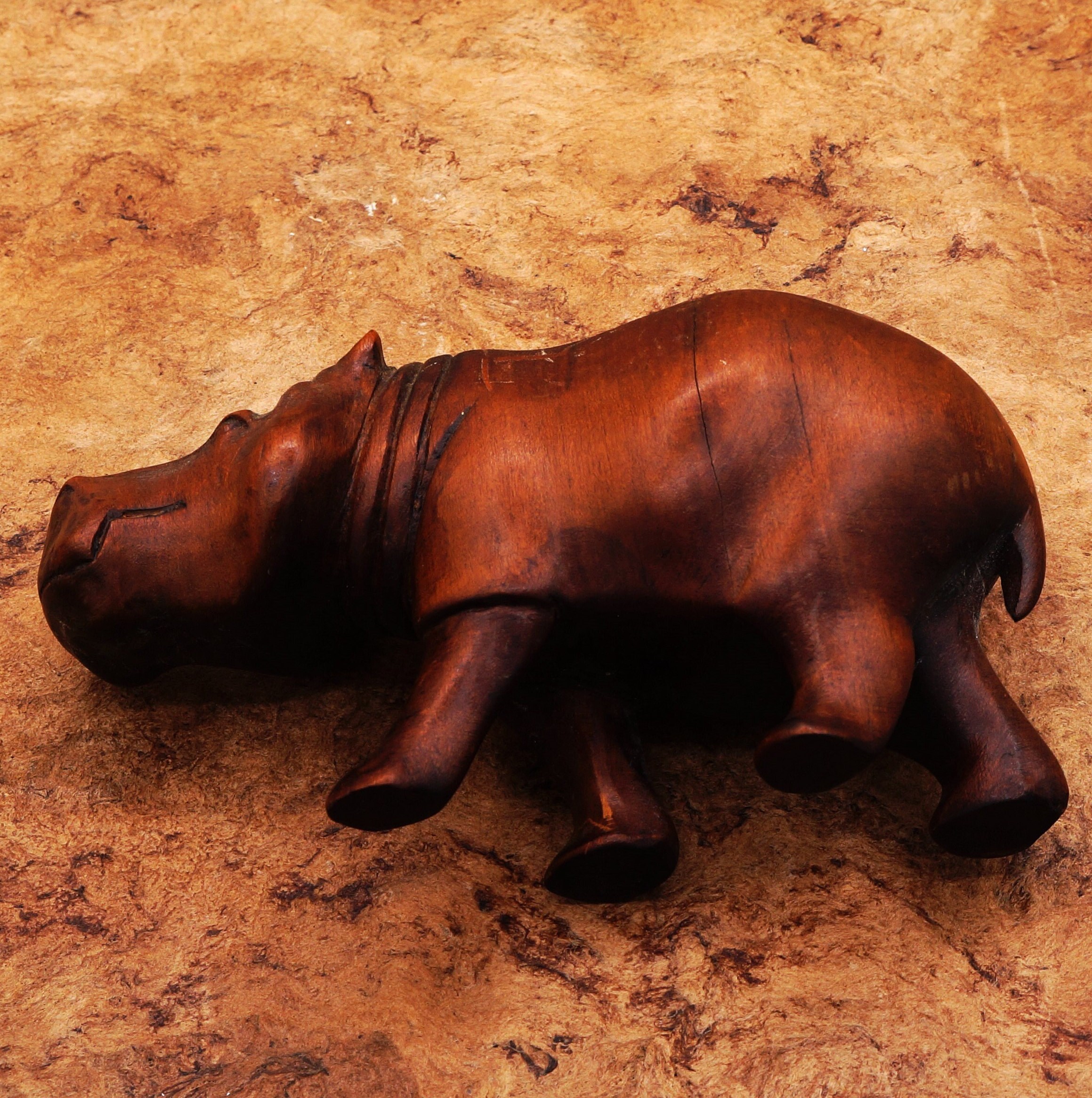 Vintage kleine afrikanische Hippopotomus handgeschnitzte Massivholzskulptur signiert NCLEU