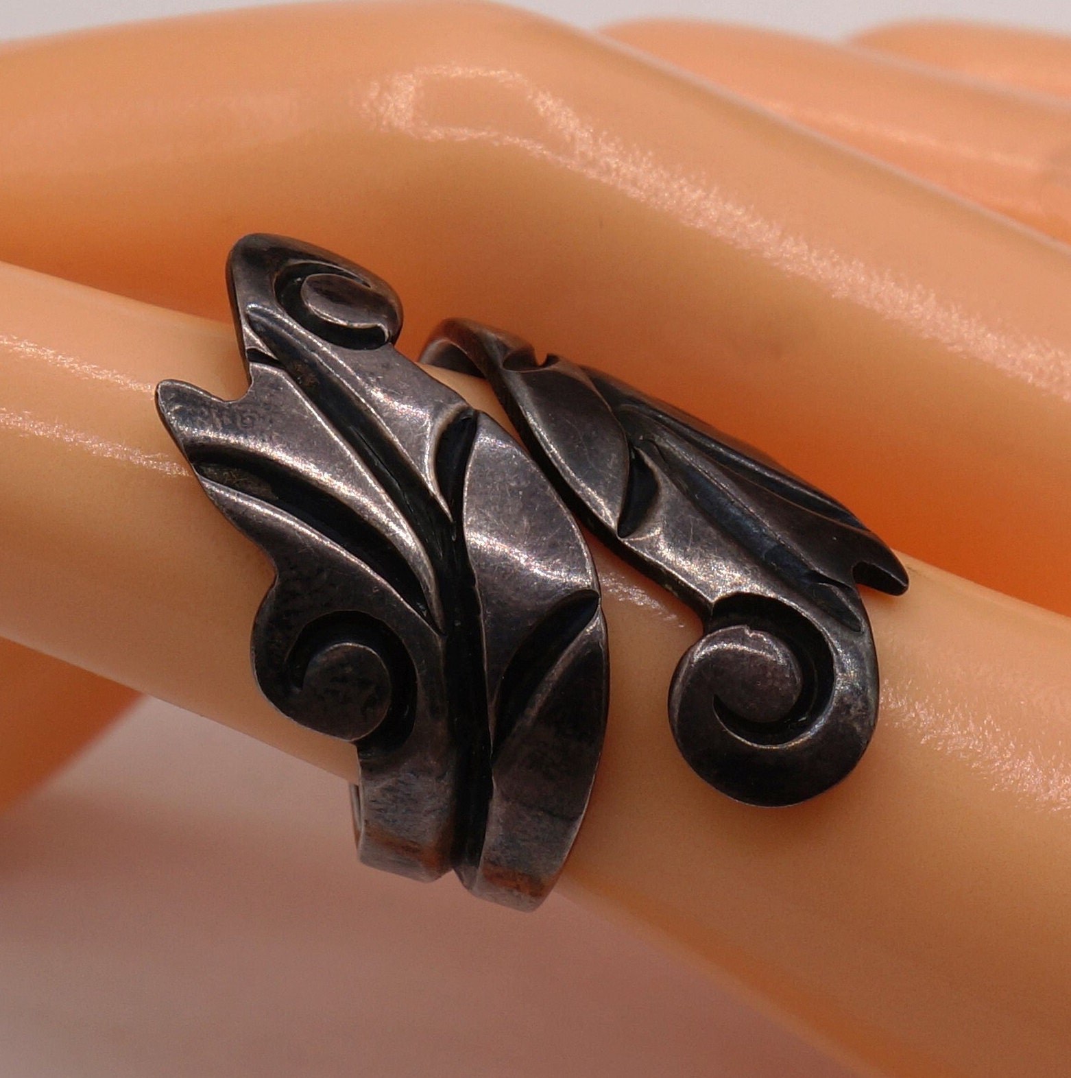 Vintage Taxco Silver Leaf Wrap Ring: R. Cazares Mexican Jewelry
