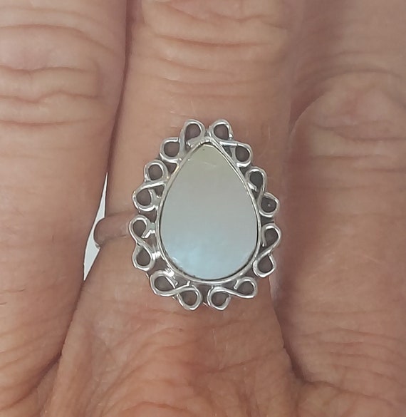 Silver Teardrop Mother of Pearl Silver Infinity Ring Vintage Size