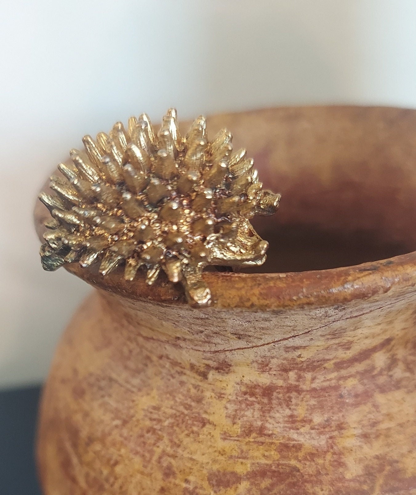 Broche en bois - Hérisson - Bijoux Les Petites Hirondelles