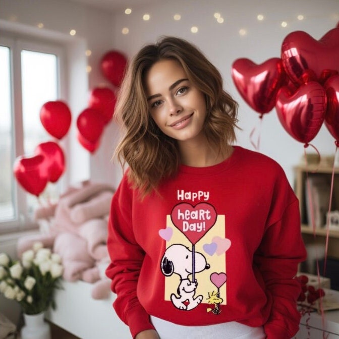 Red snoopy sweater shop