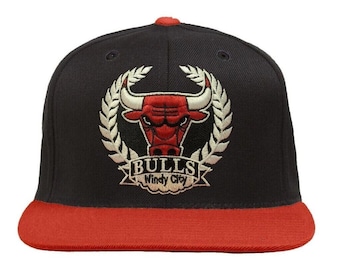 Vintage 47' Brand NBA Two-Tone Wreath Chicago Bulls Snapback Hat / Cap - NWT