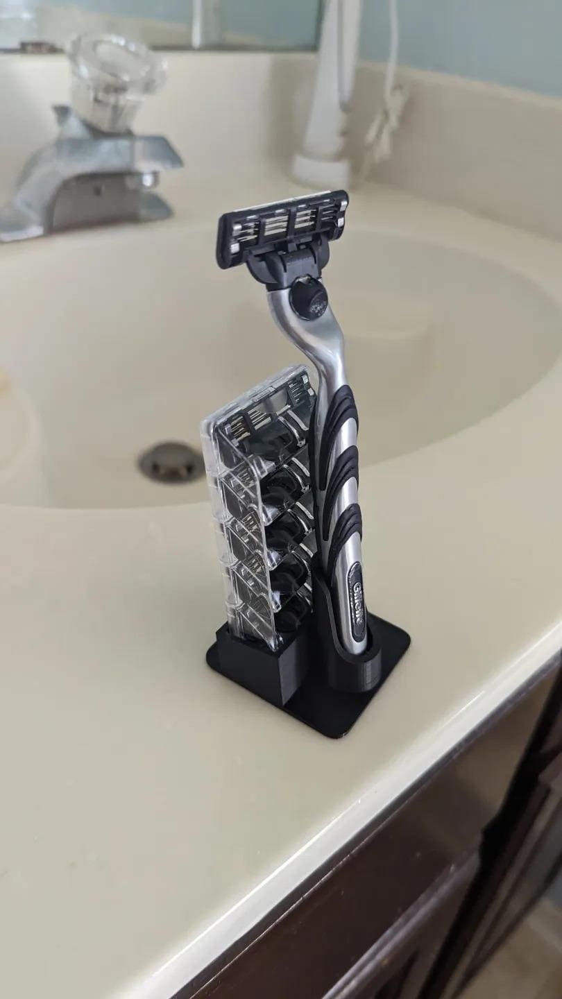 Gillette Mach3 Razor Holder with Refill Cartridge Tray, Convenient Stand for Razor and Extra Blades