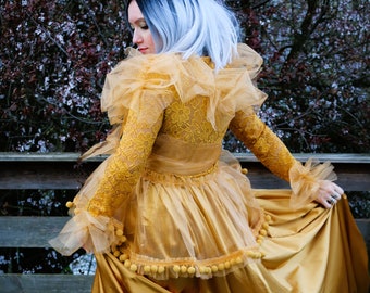 Shootingkleid gold, Renaissance Kleid Schwangerschaft, goldenes Designerkleid, Upcycling Kleid Babybauch
