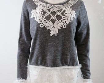 Blusenpullover, Grau, Weiß, 2 in 1 Shirt, große Stickerei