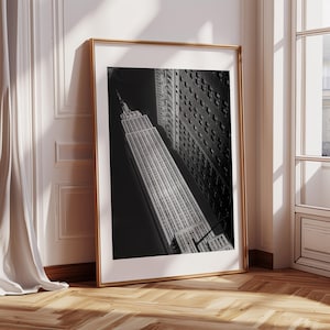 Empire State Building B&W Art Print / New York Black-and-White Photograph / New York City Iconic / Digital Paper Print/Canvas/Metal/Acrylic