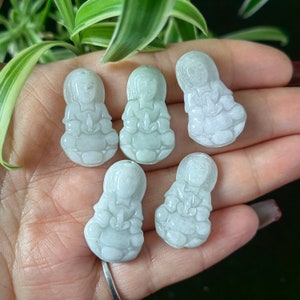 1 szt. Naturalny Jade Guanyin Wisiorek, Fortune Jade Naszyjnik Ręcznie Rzeźbiony Fengshui Buddyjski Amulet Jadeit Kuan Yin Maitreya Wisiorek Buddyjski