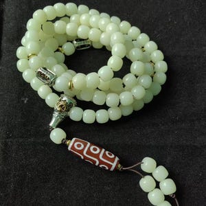 Light Bodhi Mala, Genuine Nepal Bodhi Seed Necklace, Bead Wrist Mala Pendant,  Bodhi Seed Japa Mala Necklace With Tianzhu Dzi Bead for Her