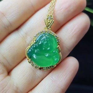 Naturalny zielony wisiorek z jadeitu Śmiejący się Budda Guanyin Kwan Yin Jade Kamień Kryształowy Naszyjnik Urok Maitreya Budda Medalion Szczęśliwa Biżuteria