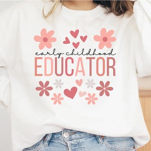 Frühkindliche Erzieherin Png, Lehrerin Png, Tagespflegerin Png, Lehrerin Geschenk, ECE Lehrerin, Kindertagespflegerin Geschenk, Trendy Shirt Design