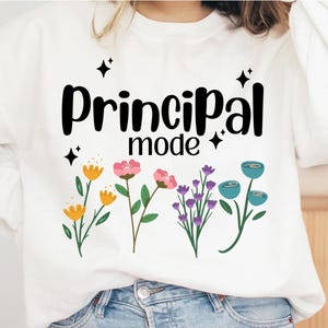 Najlepszy Dyrektor Wszechczasów Png, Tryb Dyrektora Szkoły PNG Projekt, Koszulka Doceniająca Nauczyciela Png, Dyrektor Wildflower PNG, Powrót do Szkoły Png