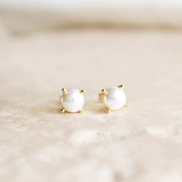 Tiny Pearl Prong Stud Gold Earring - Basic Tiny Pearl Gold Stud - Dainty Everyday Pearl Gold Stud - Gold Layering Pearl Stud - Jewelry Gift