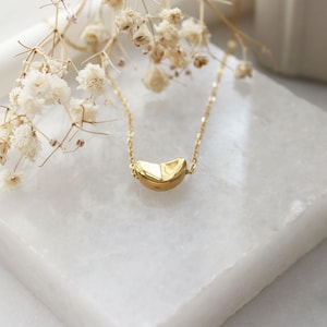 Bean Pendant Gold Necklace - Simple Bean Gold Necklace, Dainty Pendent Gold Necklace, Bean Pendent Layering Elegant Necklace, Jewelry Gift