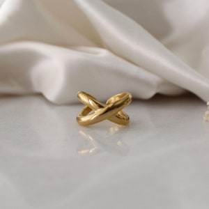 Criss Cross Chunky Ring - Gold Crossover Ring, Statement Ring, Minimal Gold Ring, Modern Gold Ring, Crossed Ring, Jewelry Gift, Gift for Her