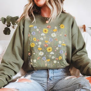 Sweatshirt wilde bloemen, sweater vintage geperste bloemen, boho cottagecore-shirt, botanische bloementrui, Fairycore-cadeau, tuinliefhebber