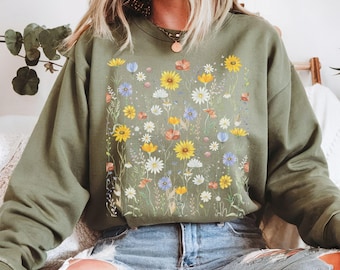 Wildflowers Sweatshirt, Vintage Pressed Flowers Sweatshirt, Boho Cottagecore Shirt, Botanical Floral Sweater, Fairycore Gift, Garden Lover