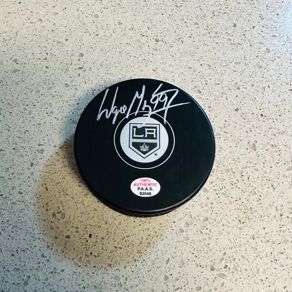 Wayne Gretzky Signed Los Angeles Kings Hockey Puck COA