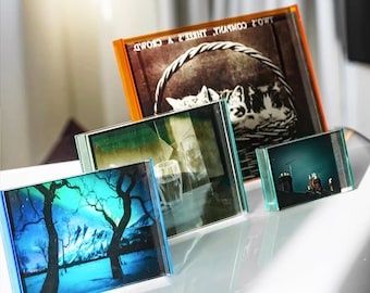 Moldura de foto transparente acrílica colorida, mini caixa de exibição, montagem de pôster, decoração colorida sem bordas na área de trabalho, exibição artística