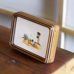 Solid wood color matching rounded corner frame, large wall mounted frame, creative photo display, calligraphy work display