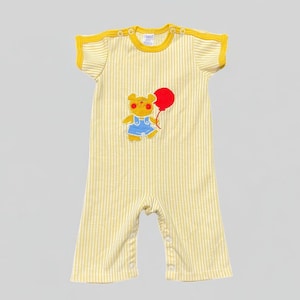 Pelele vintage Carter's de media manga con diseño de oso y globo, para niños y bebés, años 80 y 90, con rayas blancas y amarillas, de 3 a 6 meses