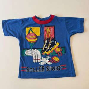 Vintage 80-90-tals rullskridskor barn-T-shirt blå röd Ringer grafisk t-shirt rullskridskor småbarn retro skridskoåkning