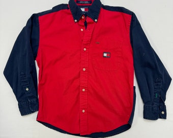 90-tals barnskjorta med stor logotyp, Tommy Hilfiger, knappar, storlek S