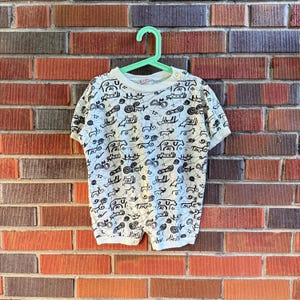 90s Kids Toddler Vintage Trival Graphic AOP Light Yellow Loose Fit Shoulder Snap Summer Romper / 12m 18m 24m