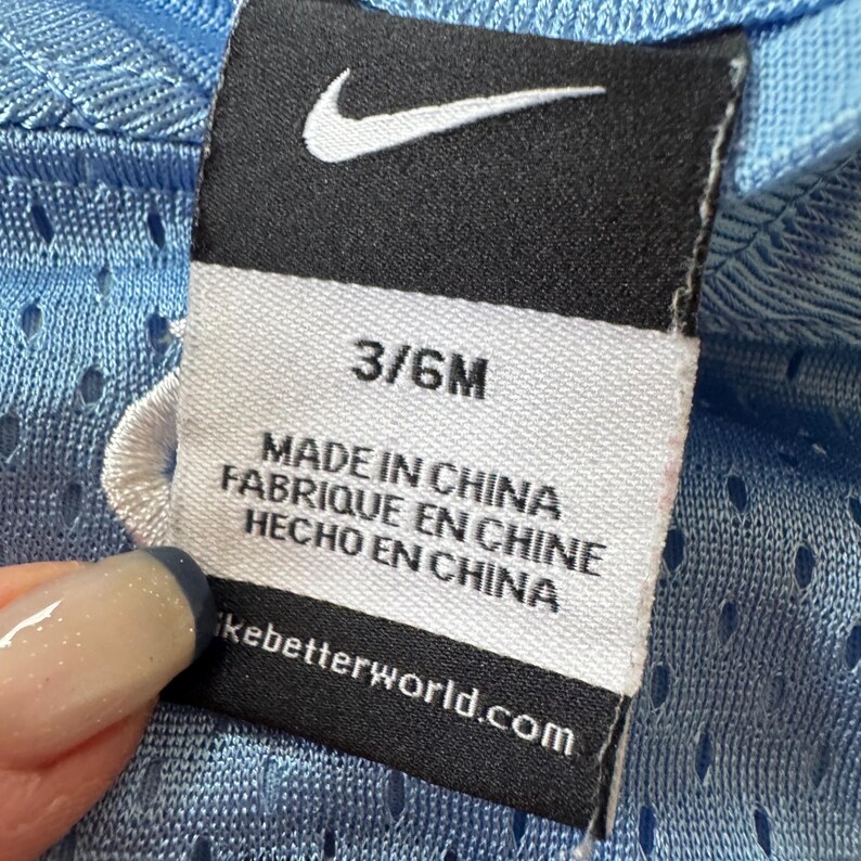 Vintage Nike UNC Tar Heels Babytröja 3-6 månader Carolina Blå Nummer 1 Y2K Mini Sportswear Gameday Kidcore bild 2
