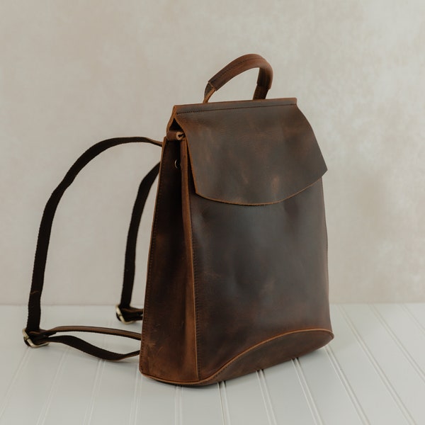 Mochila minimalista de cuero, mochila personalizada de cuero genuino para mujer, mini mochila para portátil para mujer, bolso de cuero para mujer, mochila pequeña