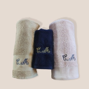 Serviette de bain personnalisée rose