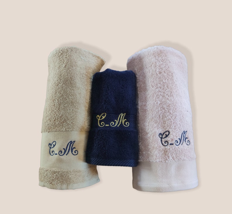 Serviette de bain personnalisée rose